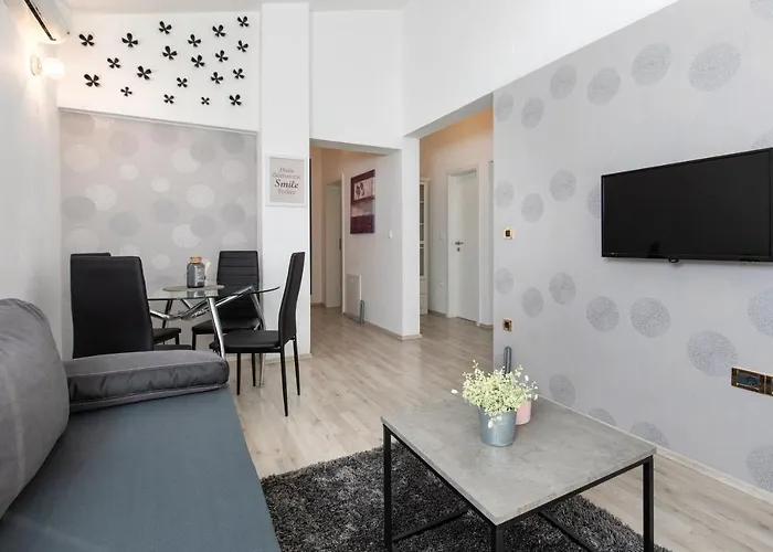 Kosic N2 Beautiful & Cosy 아파트 *