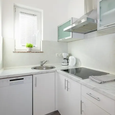 Kosic N2 Beautiful & Cosy Apartment