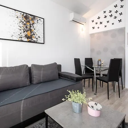 Kosic N2 Beautiful & Cosy Апартаменты *