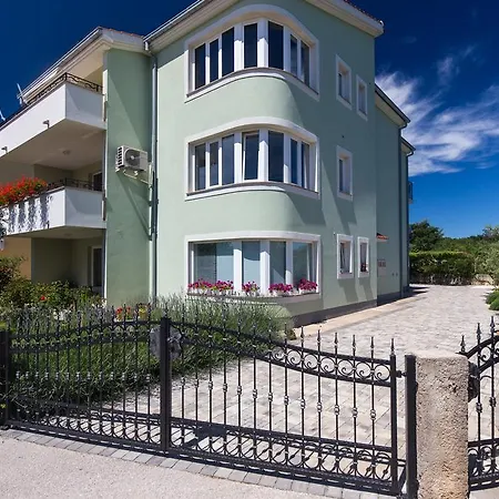 Apartment Kosic N2 Beautiful & Cosy *